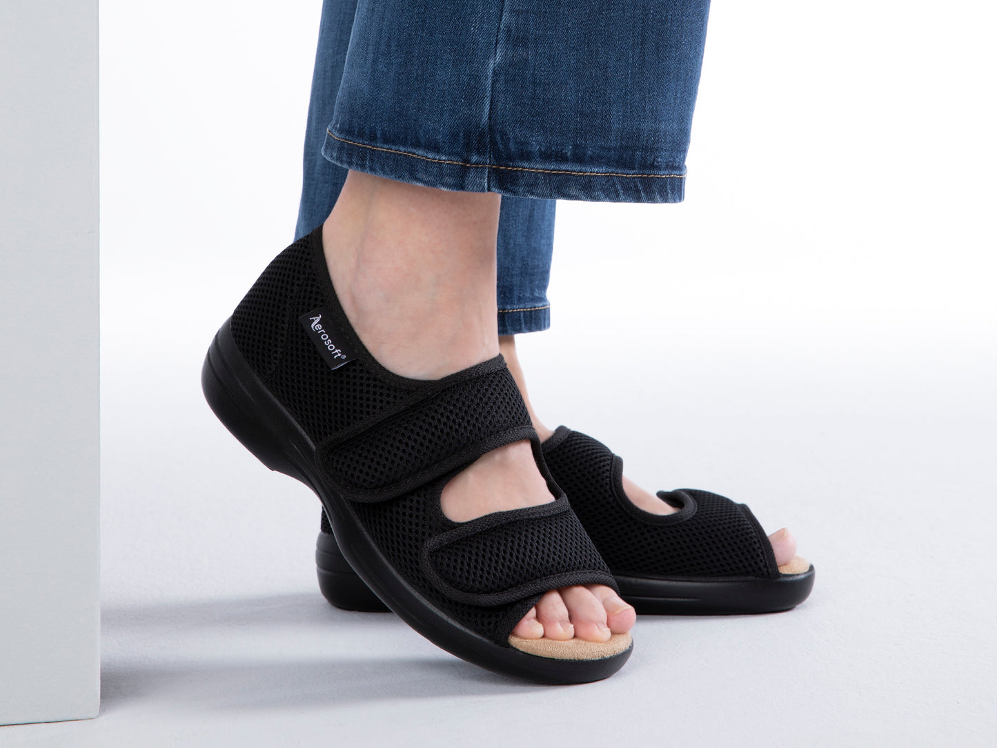 Aerosoft Reha-Sandale Stretch 06 Damen Herren mit Klettverschluss ist zeitlos im Design und passt auch zur Jeanshose